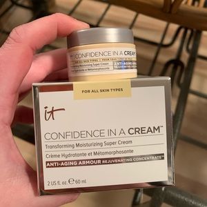IT cosmetics Confidence in a cream.